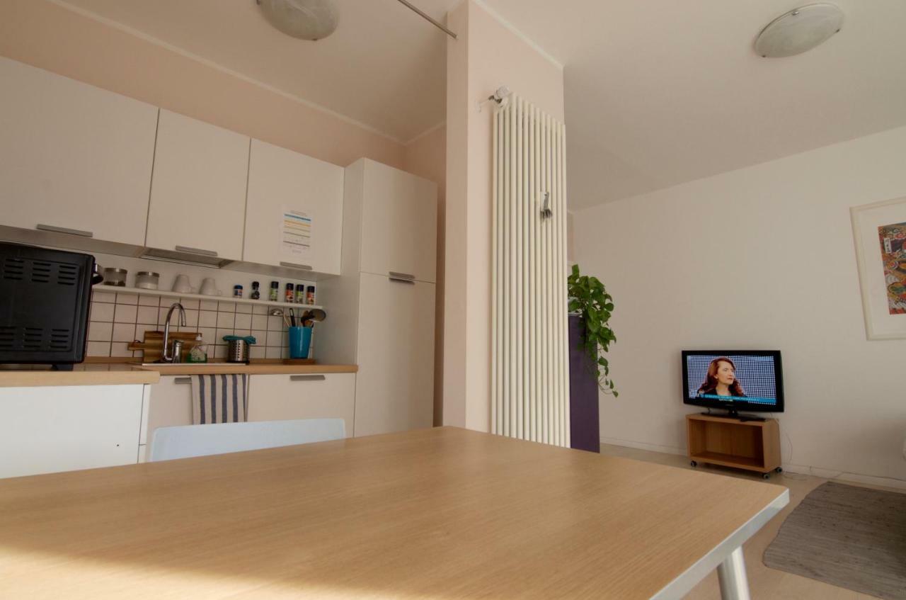 Interno 77 Di Tss' - Appartamento Soleggiato Con Ampie Finestre & Internet Veloce Con Fibra - Perfetto Per Coppie Trento Luaran gambar